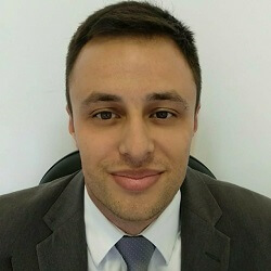 svg+xml;charset=utf em Sobre svg+xml;charset=utf no Turnes Advogados